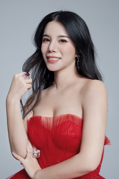 Yu HoldingsͶCʼ˼CEOYU PRIZE󪄰lˡYUMEE 褃ƷƄʼ˼⿂OWendy Yu.jpg